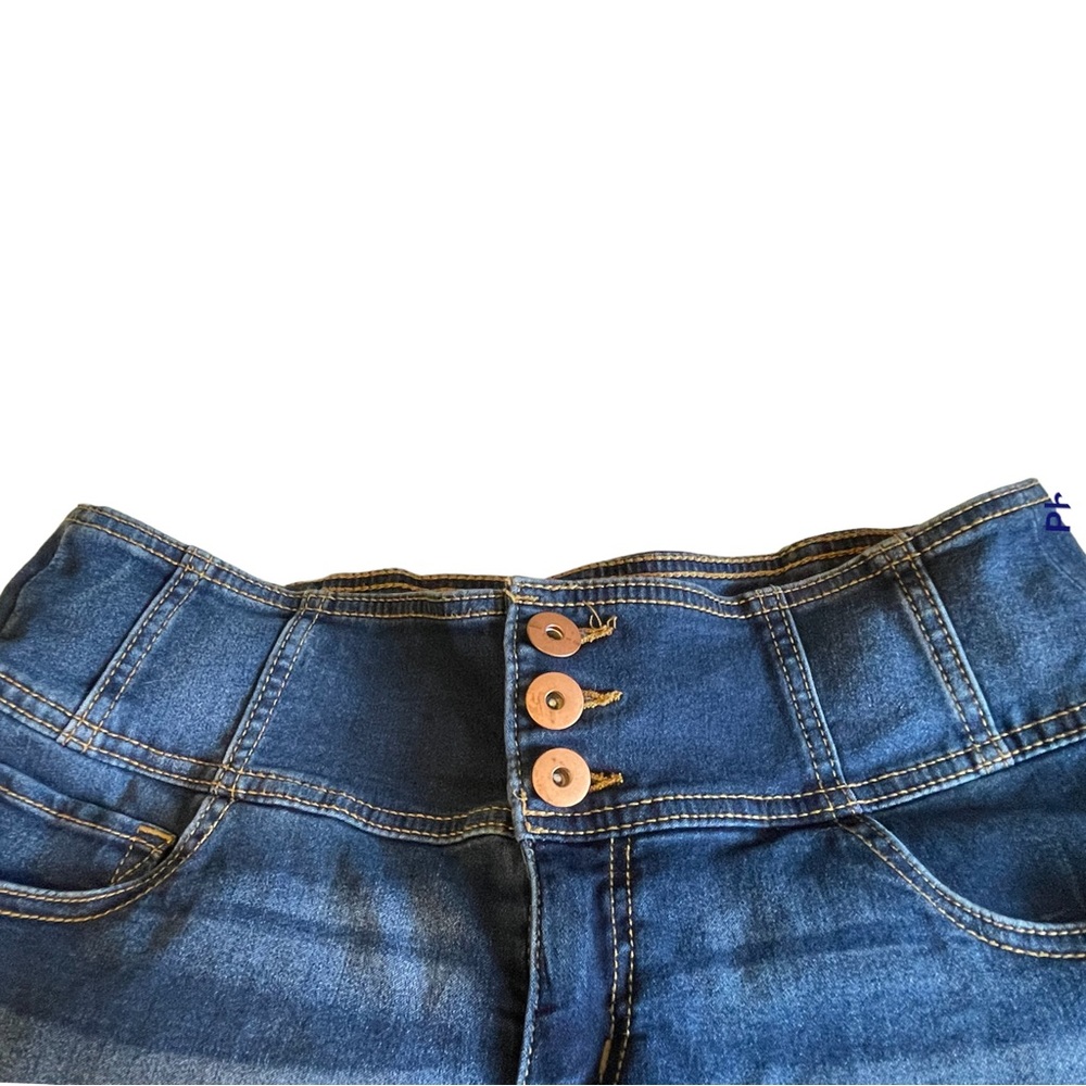 No Boundaries Dark Blue Jeans Short. - Picture 4 of 14